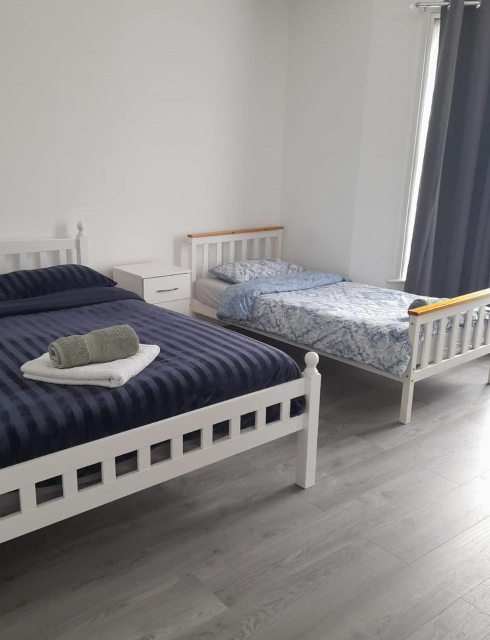 Rayan'S Lodge Stratford Лондон Экстерьер фото