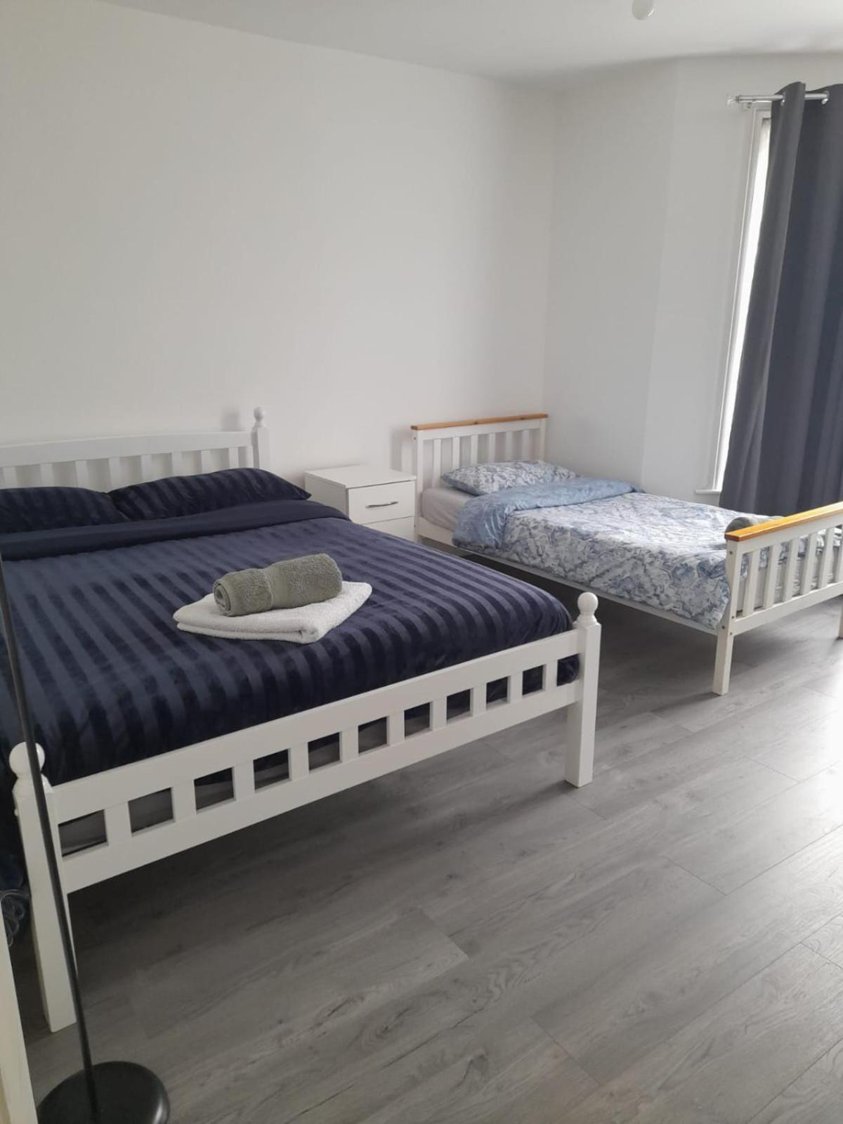 Rayan'S Lodge Stratford Лондон Экстерьер фото